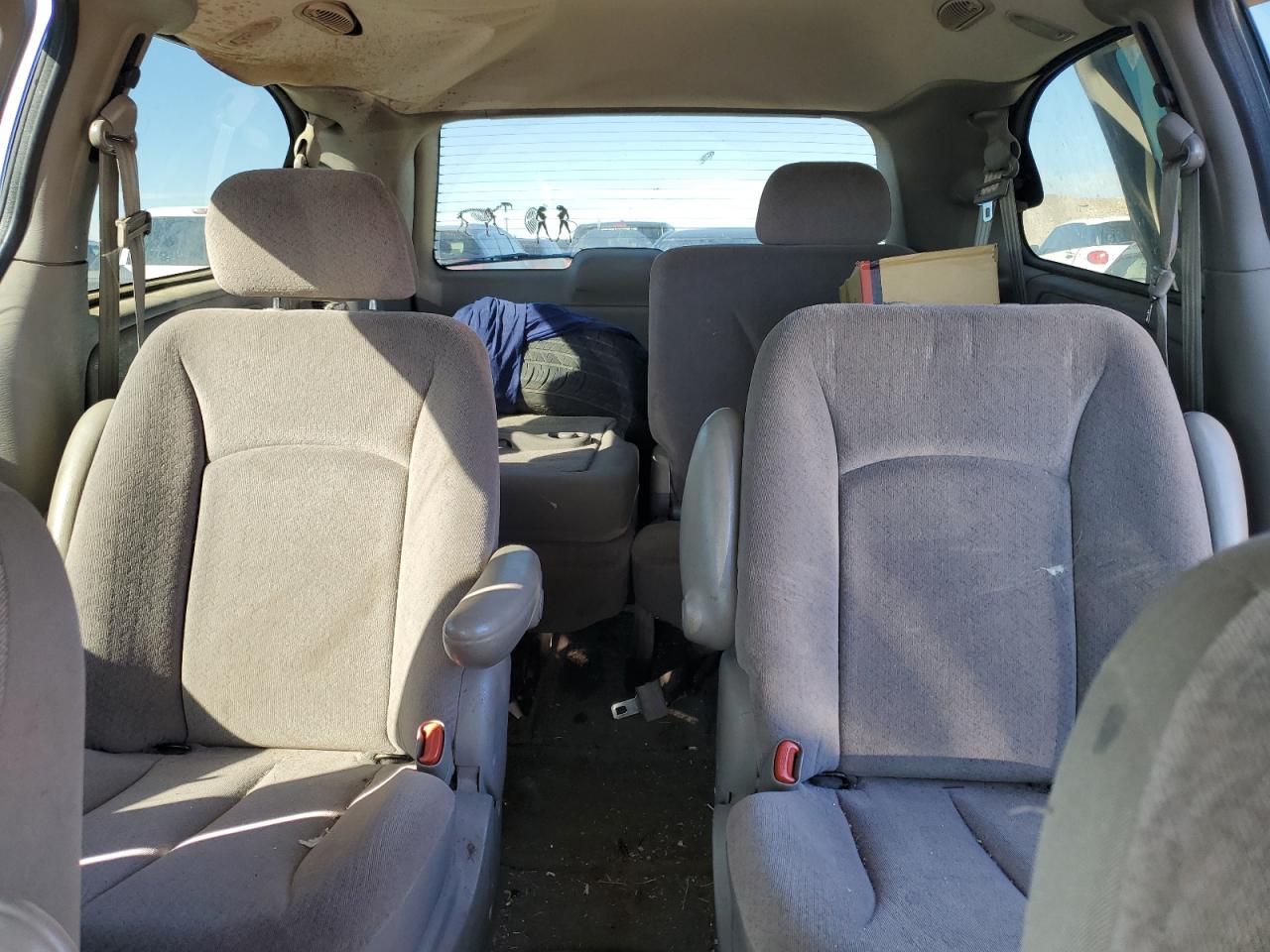 2002 Dodge Grand Caravan Sport VIN: 1B4GP443X2B525609 Lot: 82737265