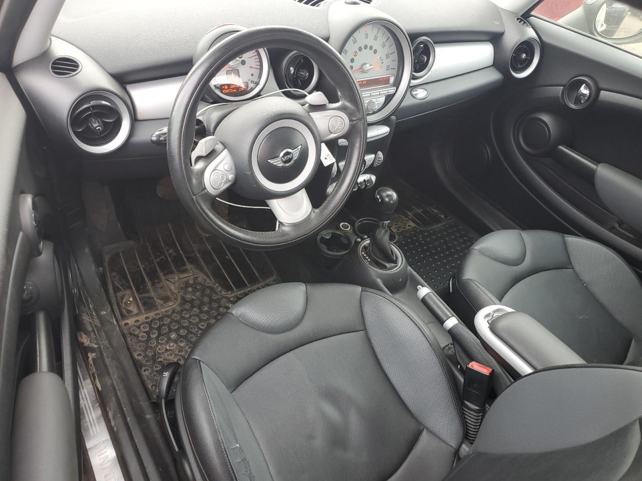 2008 Mini Cooper VIN: WMWMF33568TT63404 Lot: 87063025