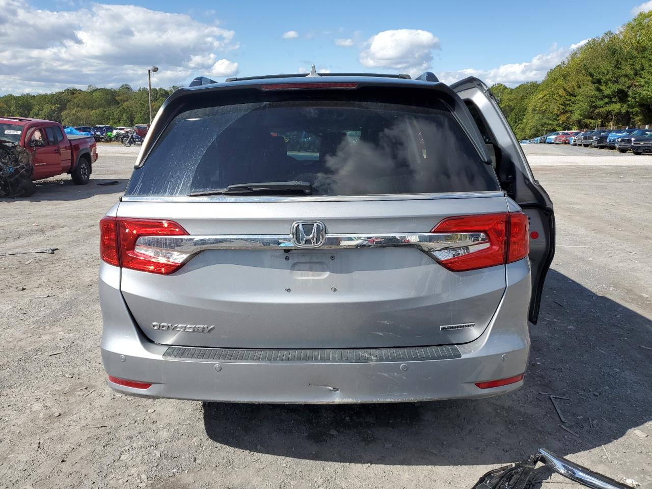 2018 Honda Odyssey Touring VIN: 5FNRL6H8XJB006550 Lot: 85768515