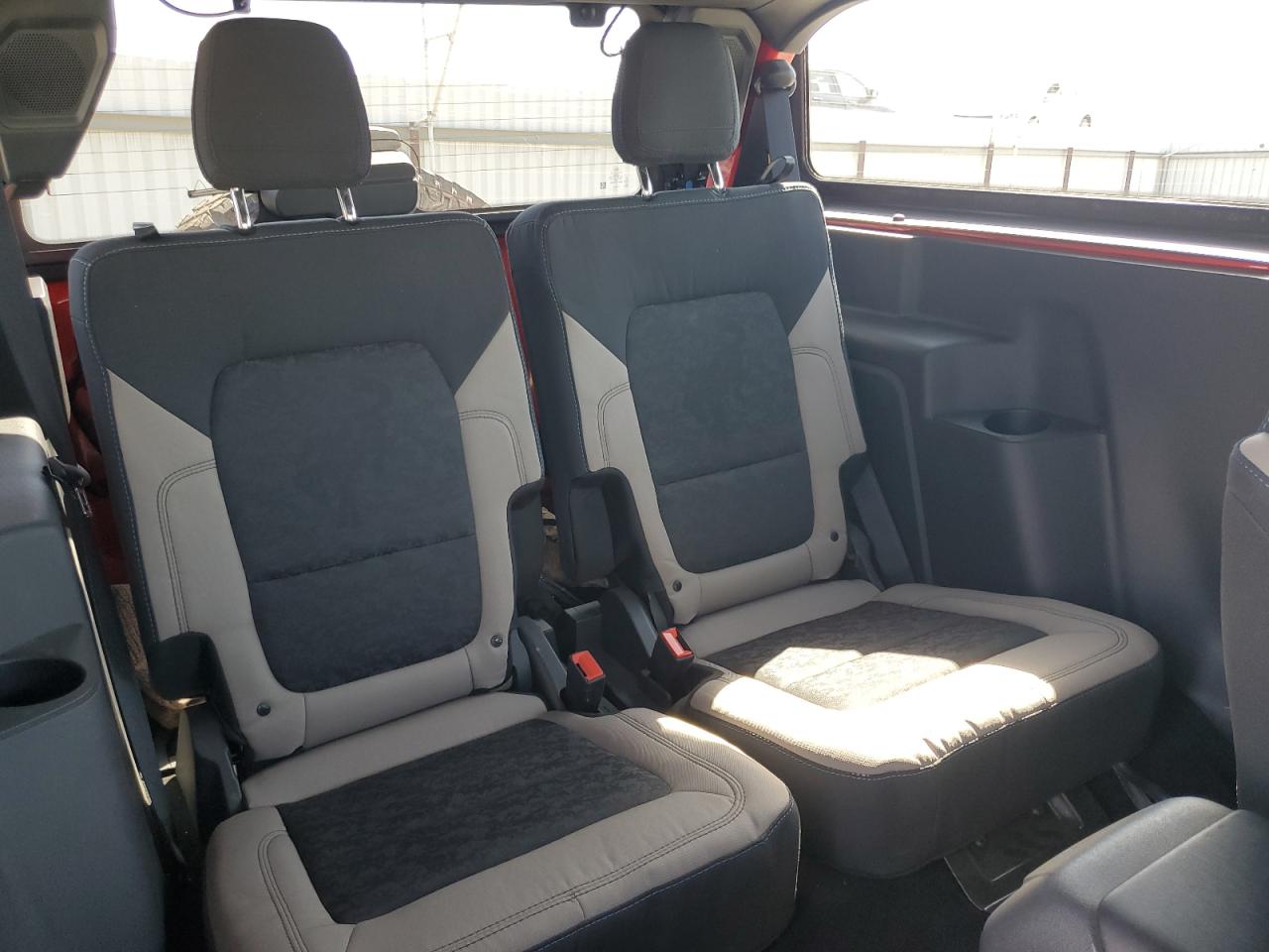 2022 Ford Bronco Base VIN: 1FMDE5CP1NLB69129 Lot: 86143405