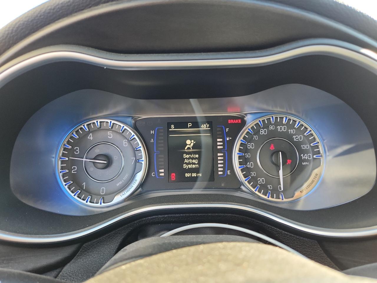 2015 Chrysler 200 Limited VIN: 1C3CCCAB4FN677249 Lot: 85836005