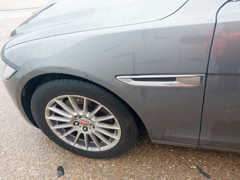 2017 JAGUAR XF 2.0D PRESTIGE 4DR