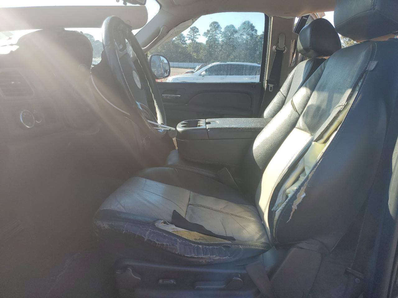 2010 Chevrolet Suburban C1500 Ls VIN: 1GNUCHE05AR199633 Lot: 82591025