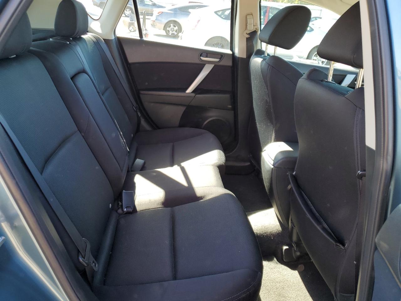 2011 Mazda 3 S VIN: JM1BL1K69B1404807 Lot: 86245505