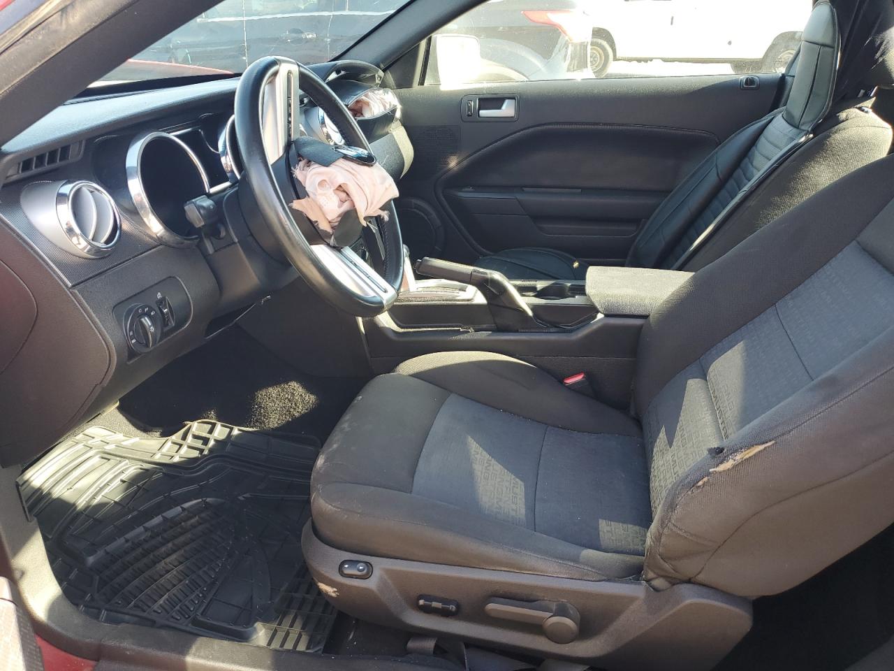 2008 Ford Mustang VIN: 1ZVHT80N585156082 Lot: 82432005