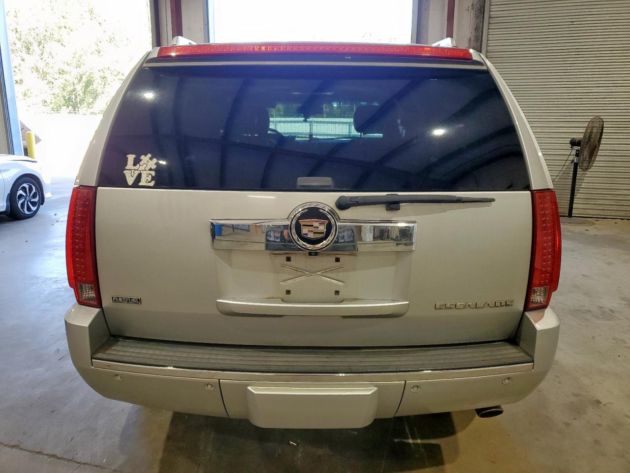 2010 Cadillac Escalade Premium VIN: 1GYUKCEF1AR109276 Lot: 90107705