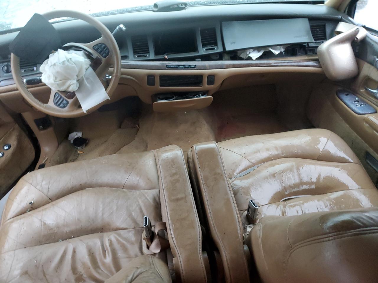 1996 Lincoln Town Car Signature VIN: 1LNLM82WXTY601239 Lot: 82242785