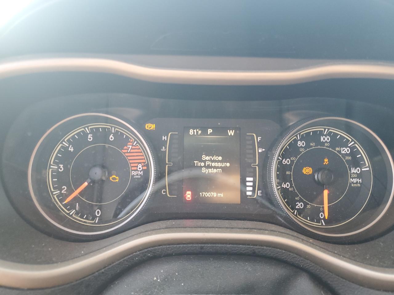 2017 Jeep Cherokee Latitude VIN: 1C4PJMCS1HW615052 Lot: 82463325