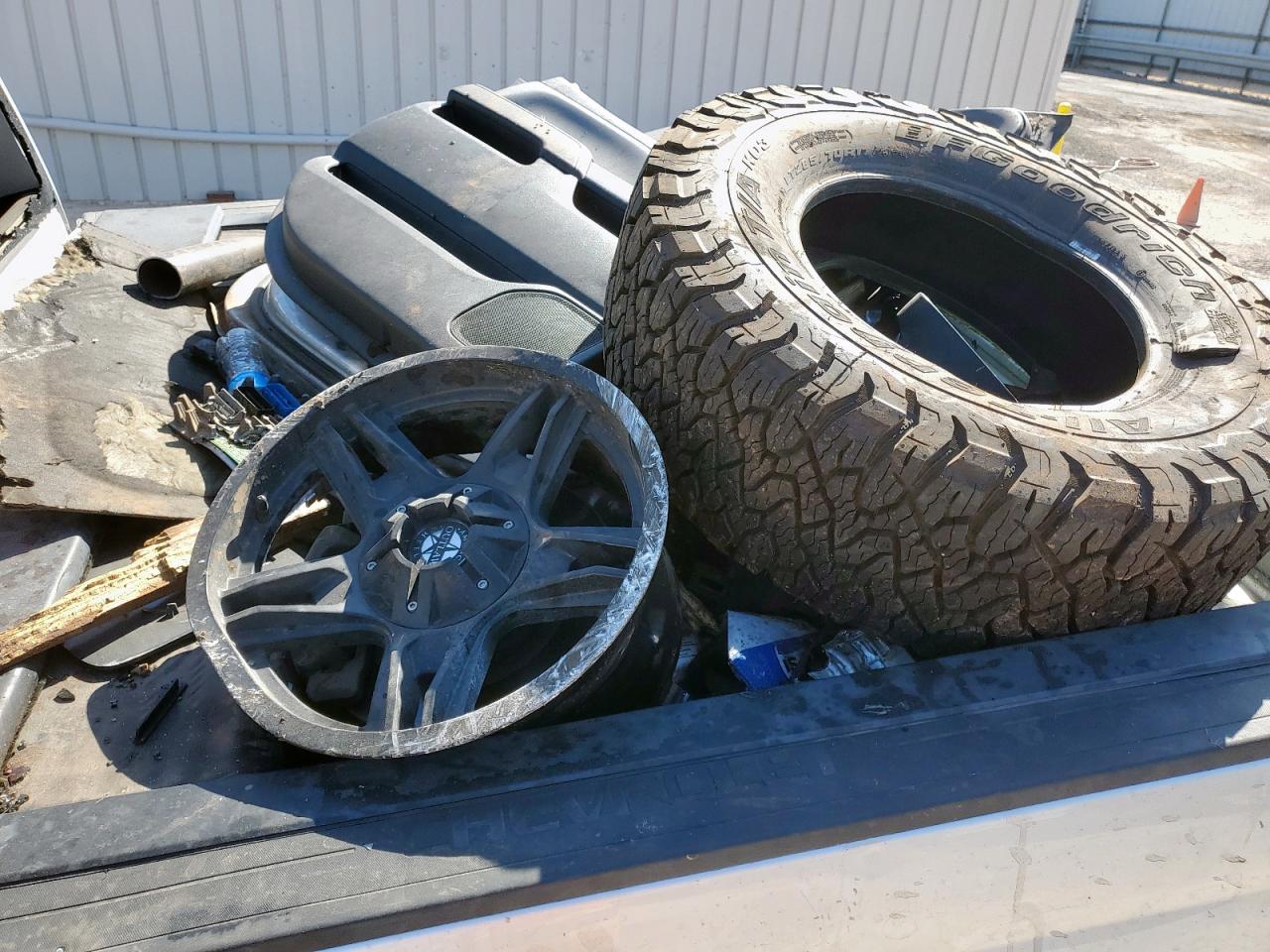 2018 Chevrolet Silverado K1500 Custom VIN: 3GCUKPEC9JG270610 Lot: 85681085