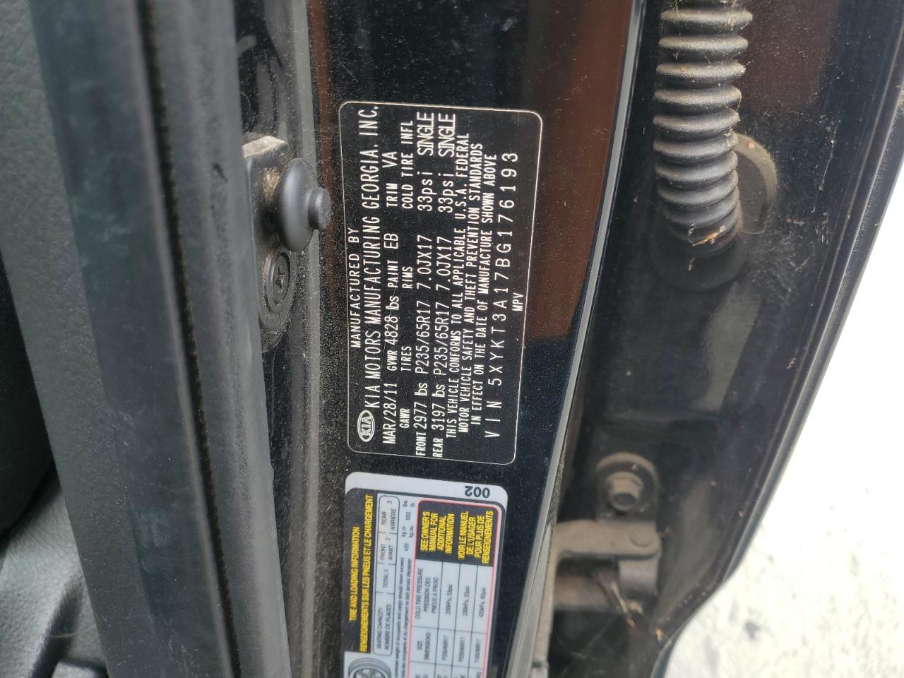 2011 Kia Sorento Base VIN: 5XYKT3A17BG176193 Lot: 82312455