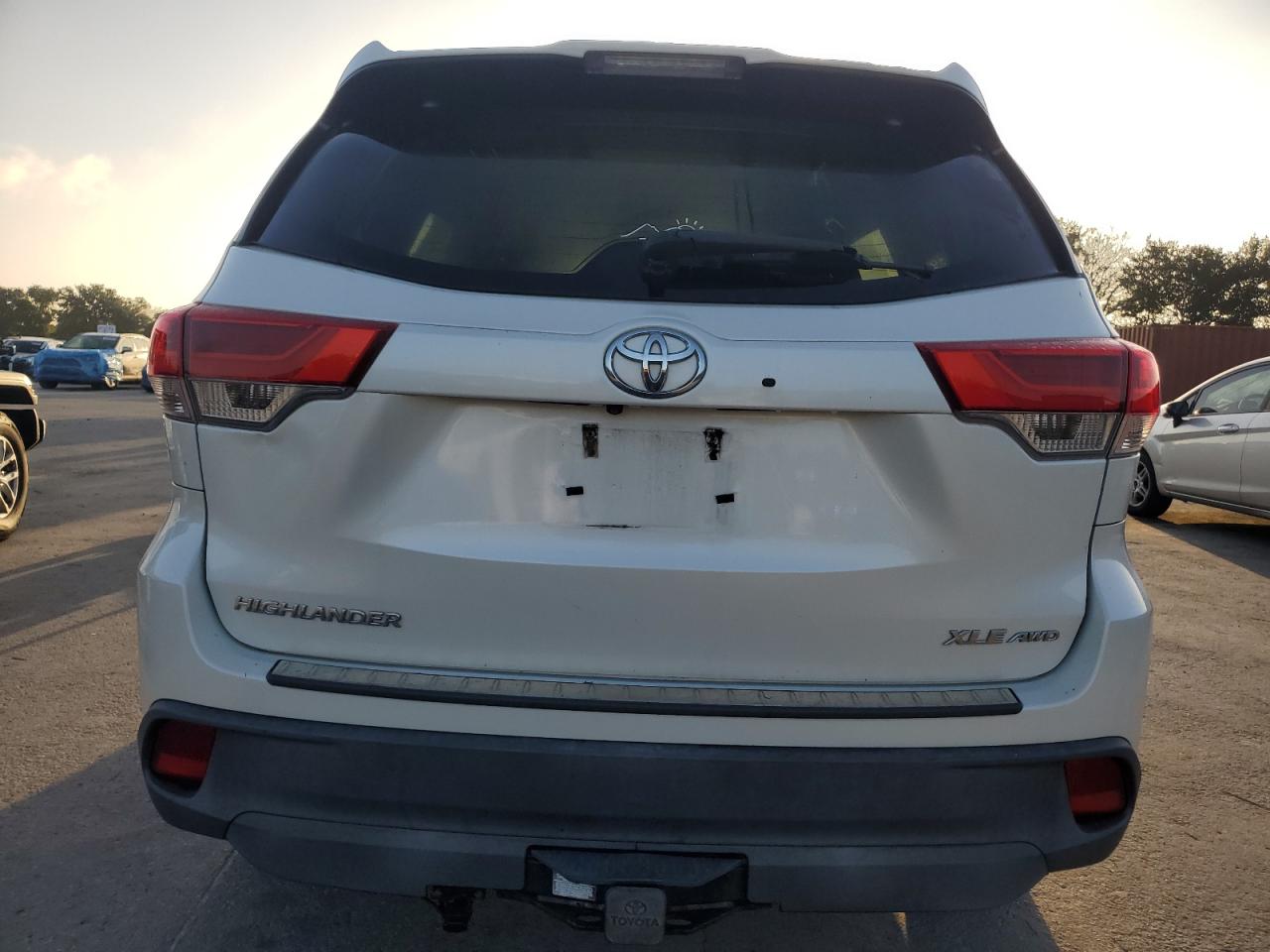2017 Toyota Highlander Se VIN: 5TDJZRFH1HS514329 Lot: 83843825