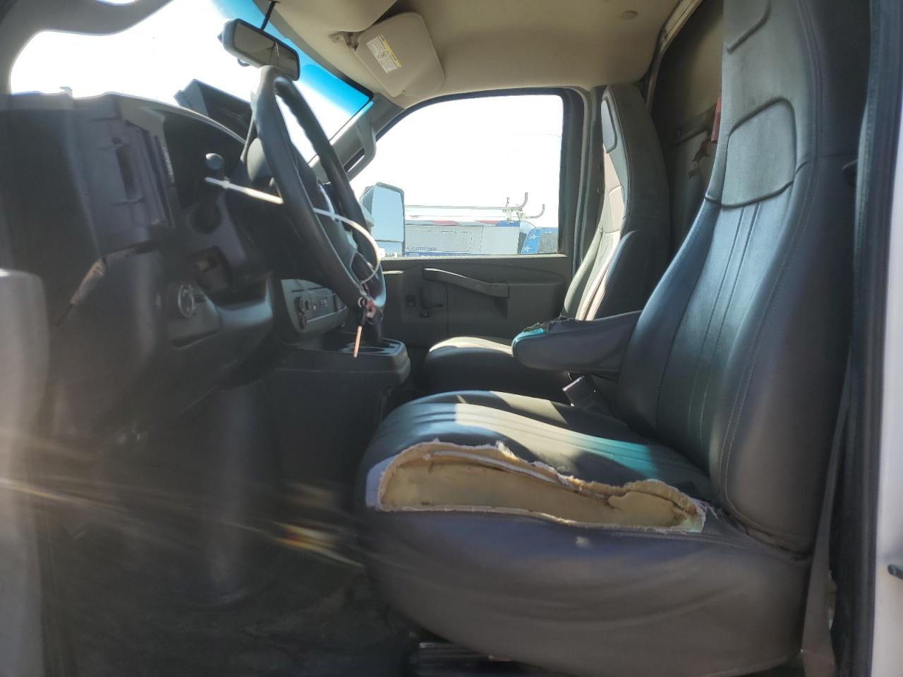 2019 Chevrolet Express Delivery Truck VIN: 1GB3GSCG2K1271446 Lot: 85147645