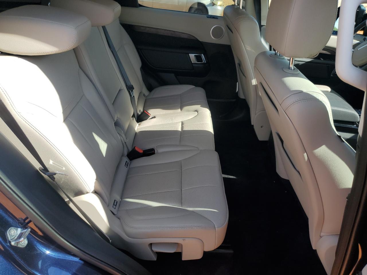 2017 Land Rover Discovery Hse VIN: SALRRBBV2HA028639 Lot: 82229045