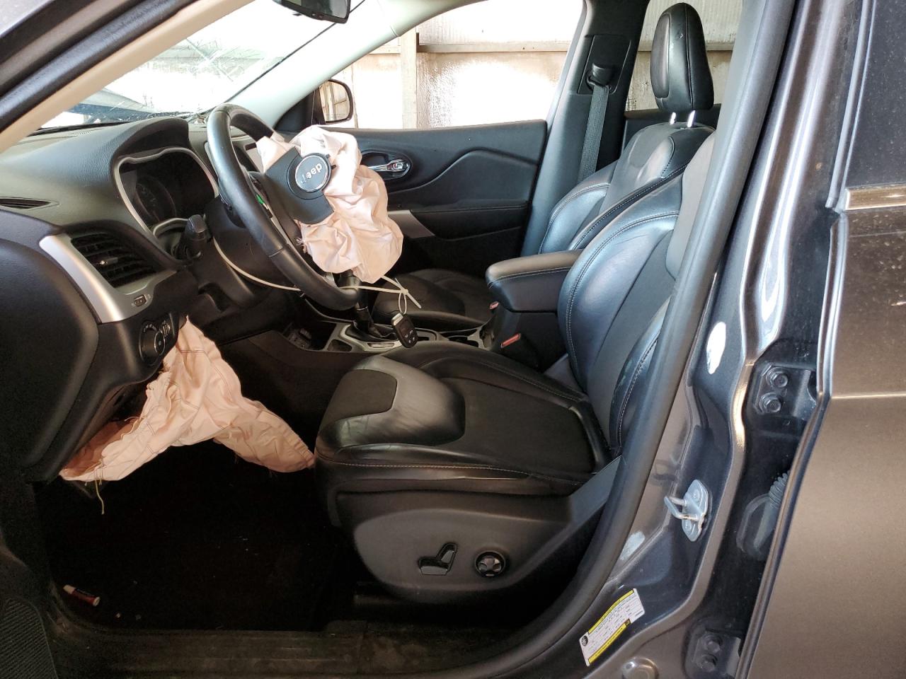 2018 Jeep Cherokee Latitude Plus VIN: 1C4PJLLB4JD568904 Lot: 89738695