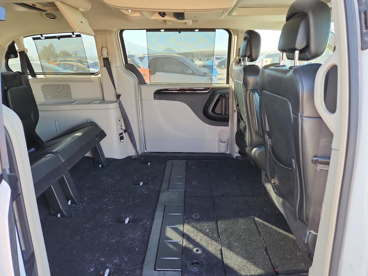 2014 Chrysler Town & Country Limited VIN: 2C4RC1GG6ER139151 Lot: 90737825