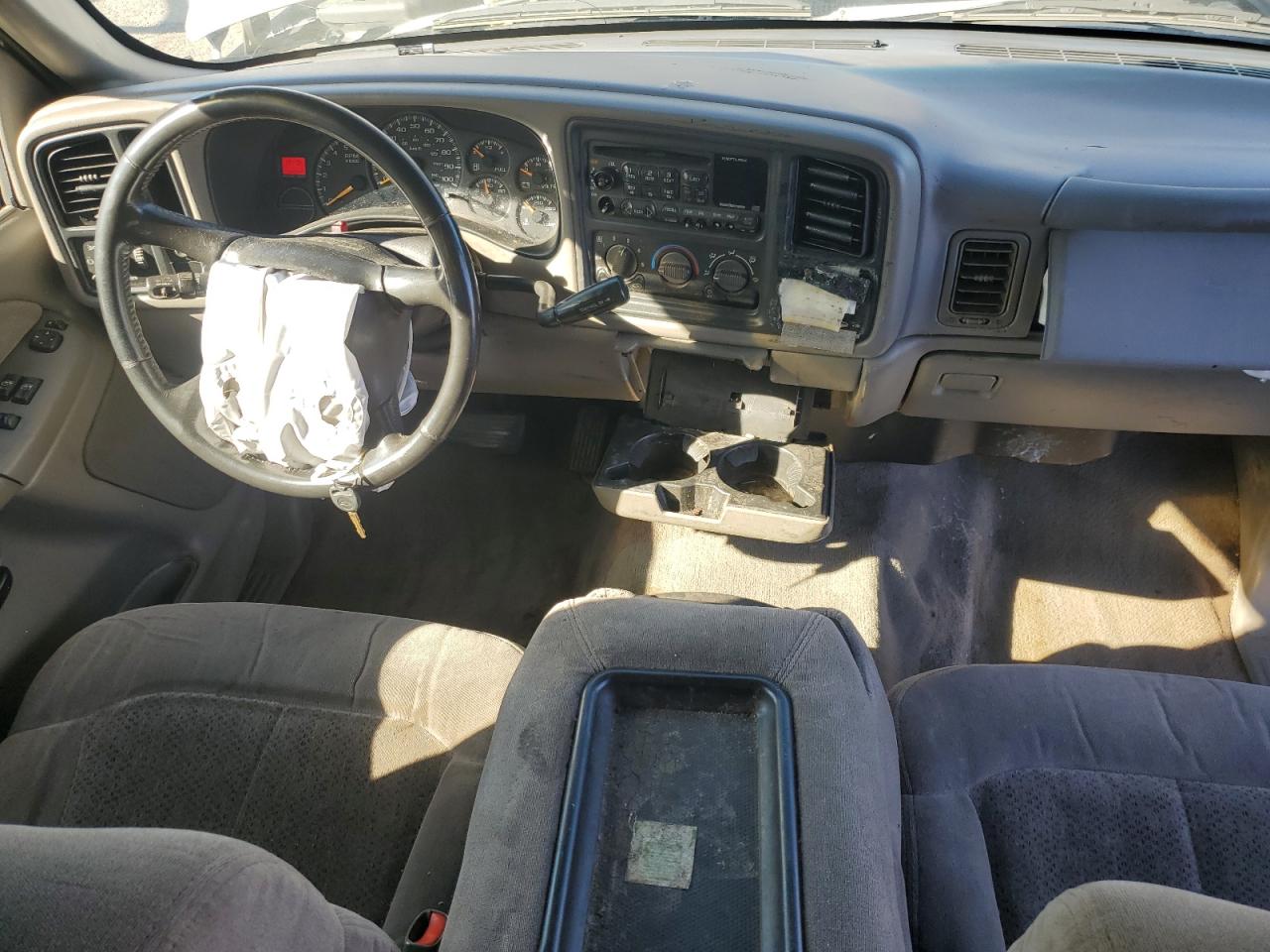 2000 Chevrolet Silverado C1500 VIN: 2GCEC19T9Y1249882 Lot: 84471475