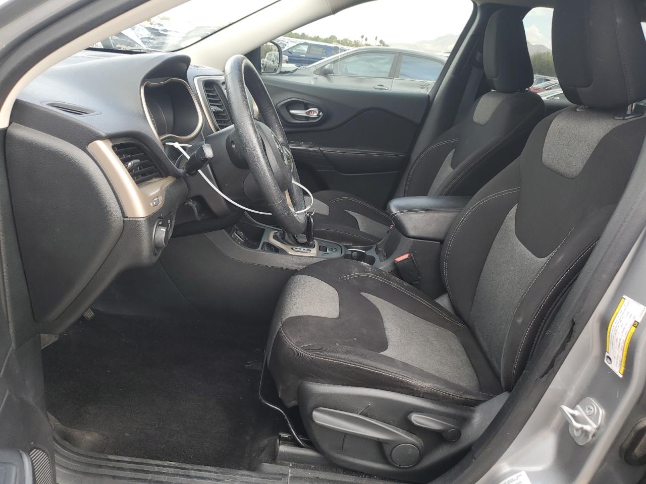 2015 Jeep Cherokee Sport VIN: 1C4PJLAB2FW525628 Lot: 86548055