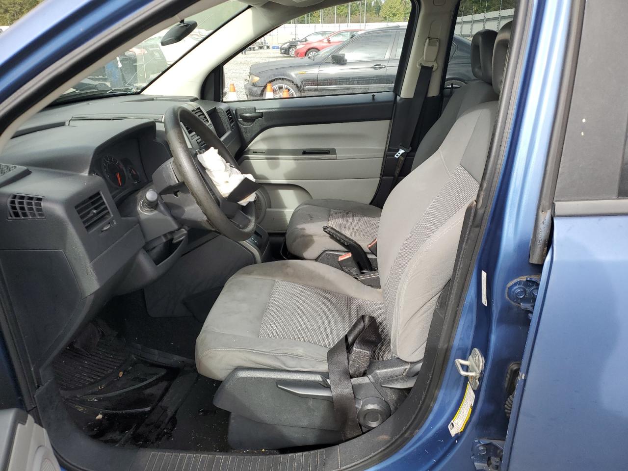 2007 Jeep Compass VIN: 1J8FF47W87D586341 Lot: 82275645