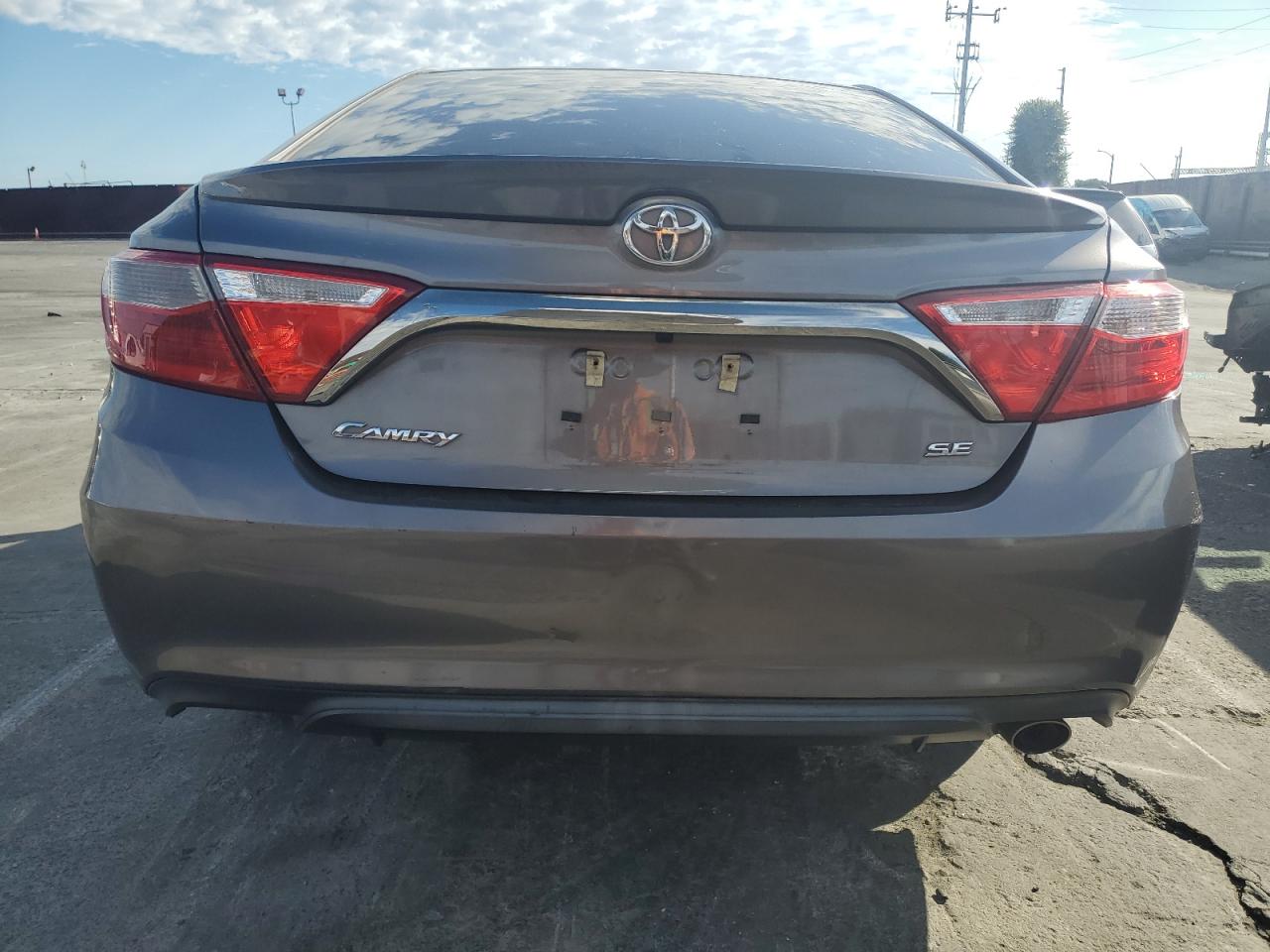 2015 Toyota Camry Le VIN: 4T1BF1FK1FU975951 Lot: 86185195