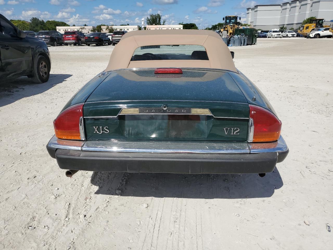 1987 Jaguar Xjs VIN: SAJNV584XHC136093 Lot: 89700445