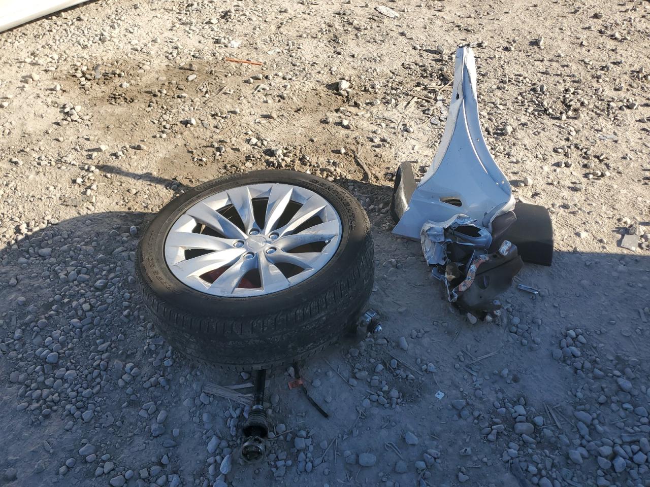 2021 Tesla Model X VIN: 5YJXCBE4XMF324643 Lot: 90622885