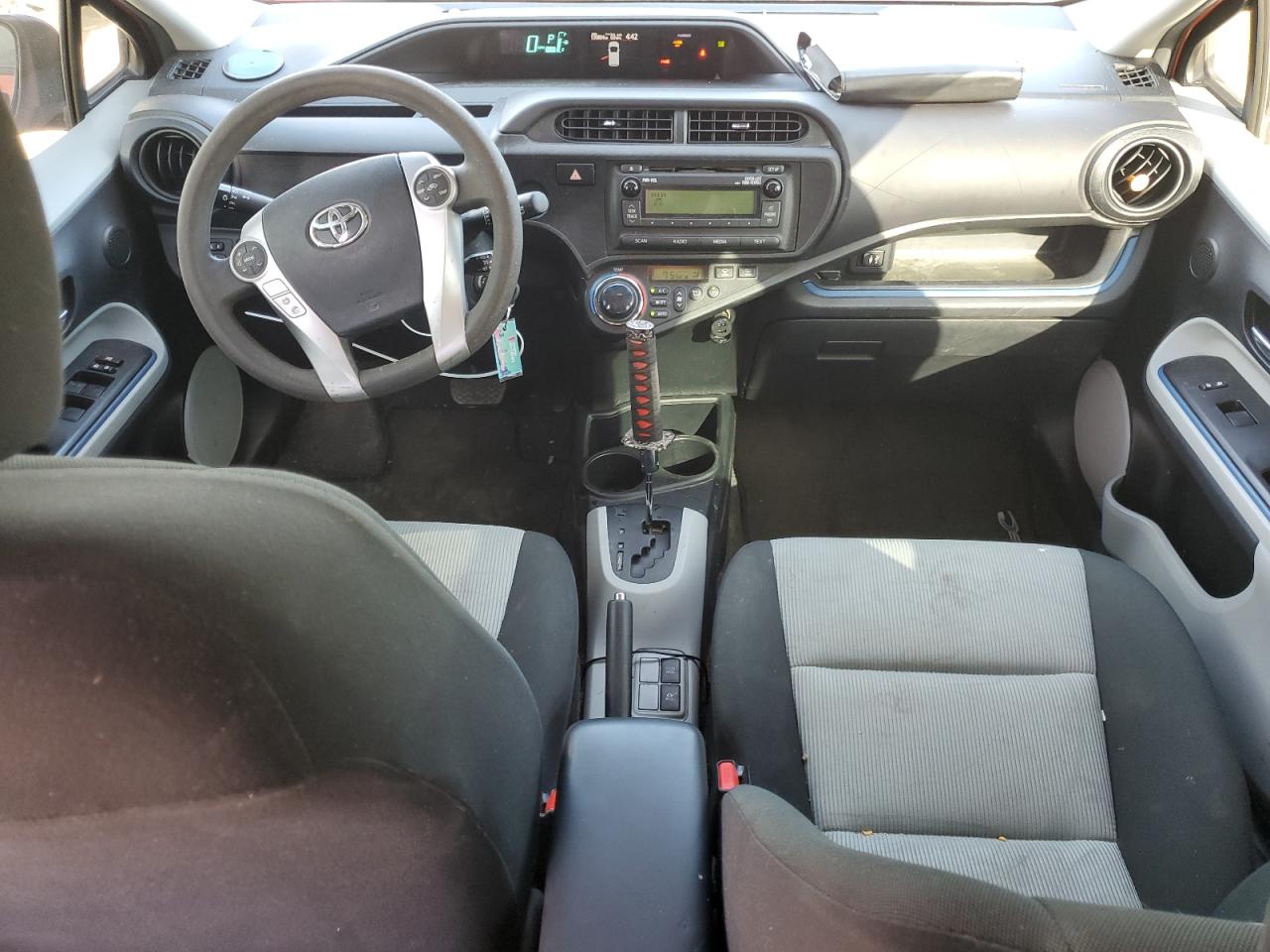 2013 Toyota Prius C VIN: JTDKDTB39D1035917 Lot: 90271445