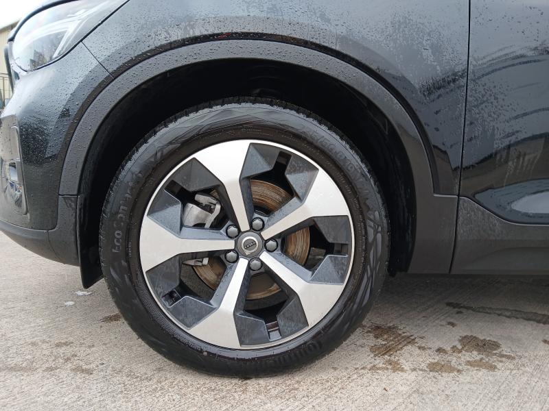 2025 VOLVO XC40 2.0 B4P PLUS DARK 5DR AUTO