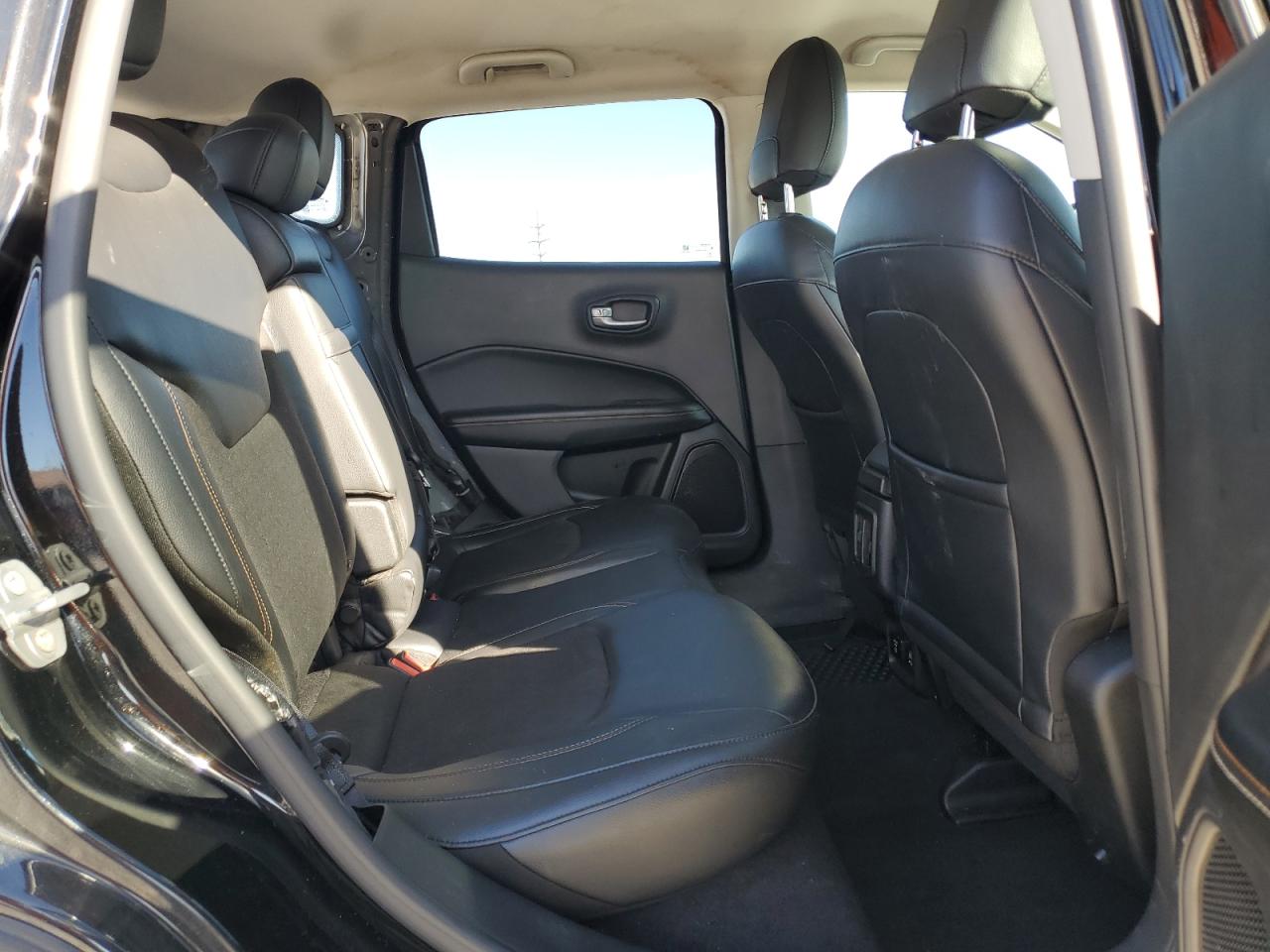 2018 Jeep Compass Latitude VIN: 3C4NJDBB5JT100463 Lot: 82387155