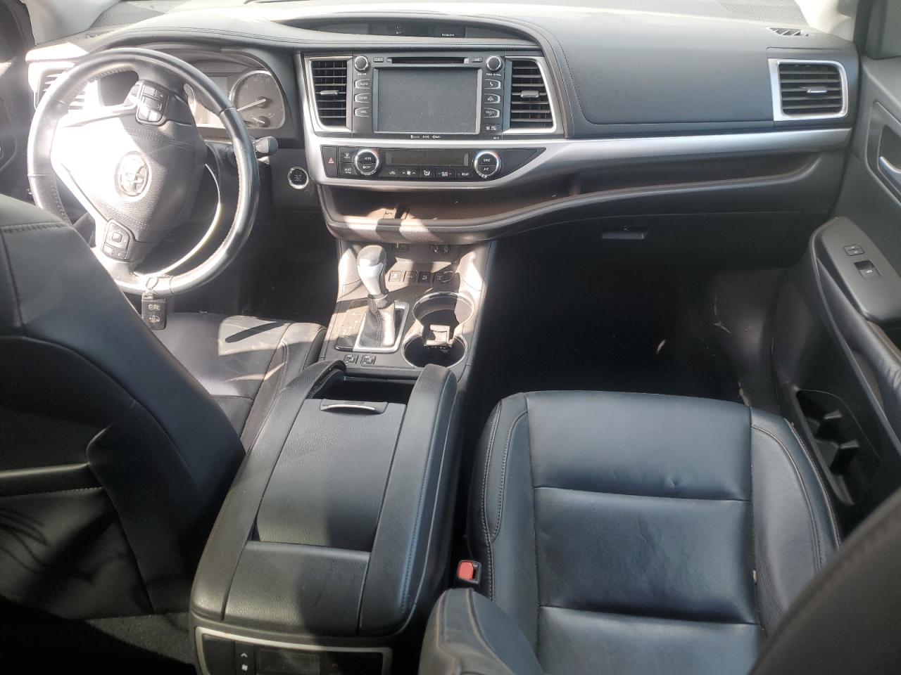 2016 Toyota Highlander Xle VIN: 5TDJKRFH2GS270967 Lot: 81683395