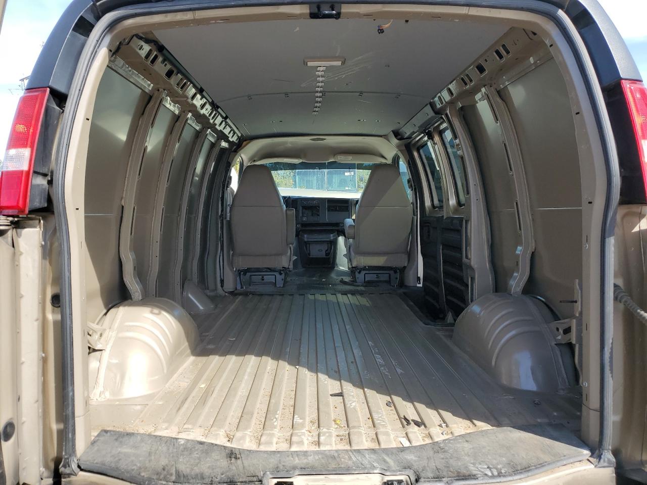 2006 Chevrolet Express G2500 VIN: 1GCGG25V461165496 Lot: 84552425