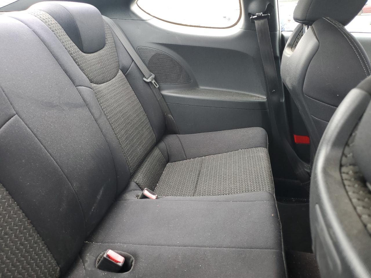 2010 Hyundai Genesis Coupe 2.0T VIN: KMHHT6KD4AU033912 Lot: 82216115