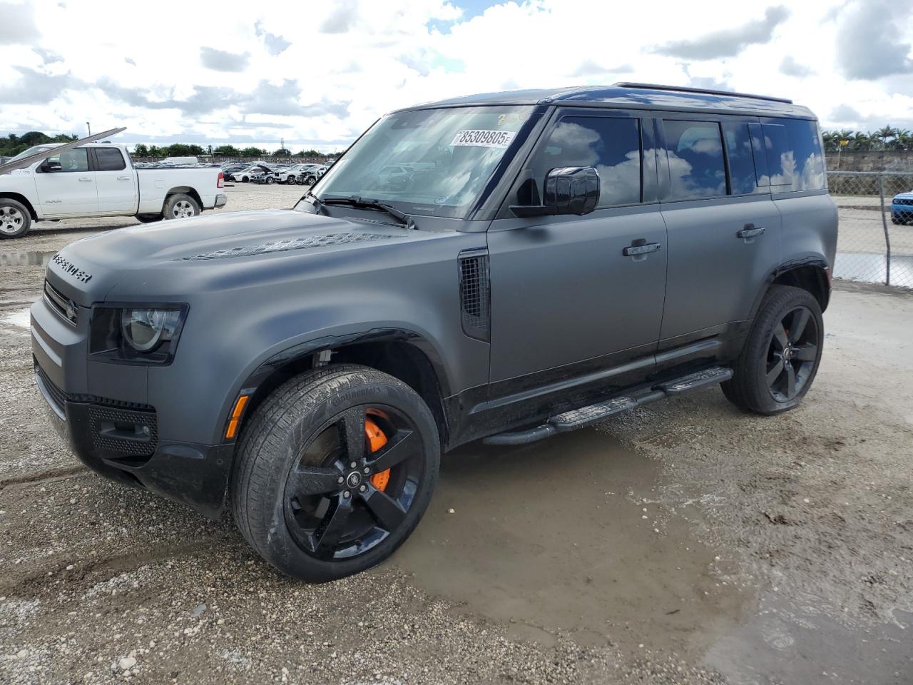 2025 Land Rover Defender 110 X-Dynamic Se