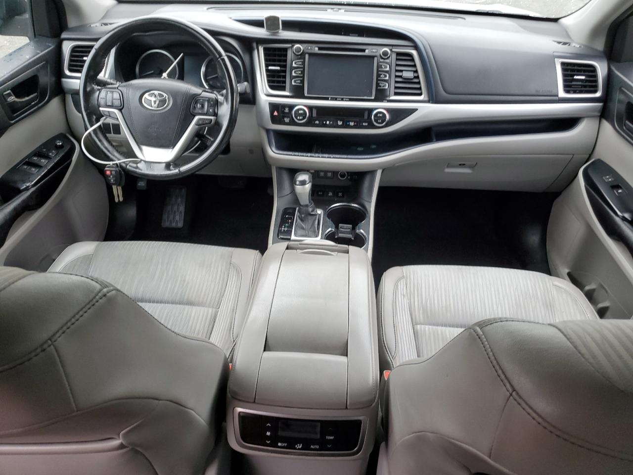 2017 Toyota Highlander Le VIN: 5TDBZRFH6HS376484 Lot: 82360235