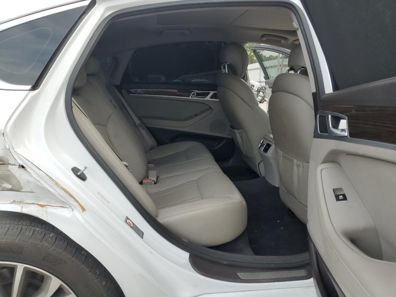 2017 Genesis G80 Base VIN: KMHGN4JE8HU207303 Lot: 90423495