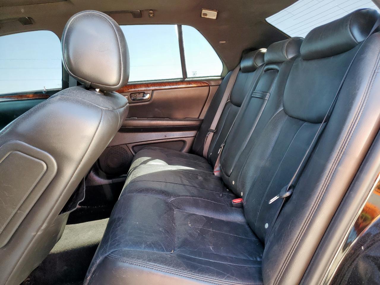 2007 Cadillac Dts VIN: 1G6KD57Y07U121073 Lot: 89933695