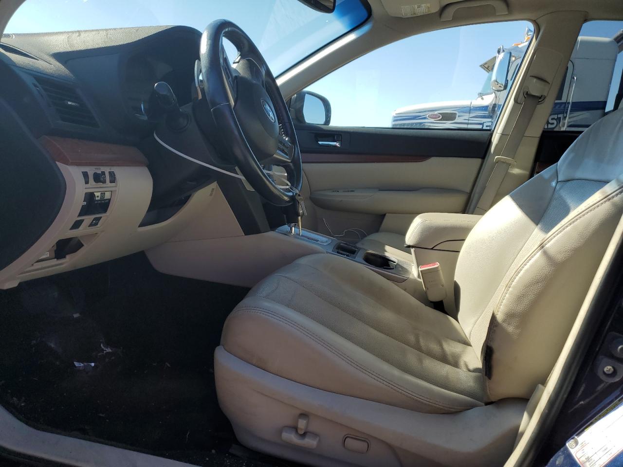 2014 Subaru Outback 2.5I Limited VIN: 4S4BRBLC1E3273420 Lot: 85777235