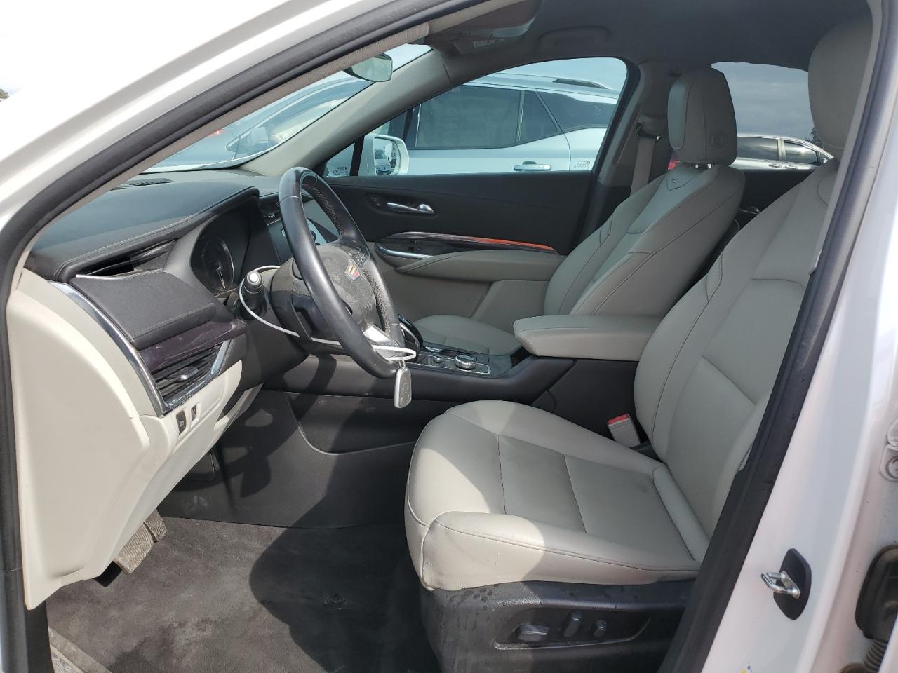 2021 Cadillac Xt4 Luxury VIN: 1GYAZAR46MF000913 Lot: 85137845