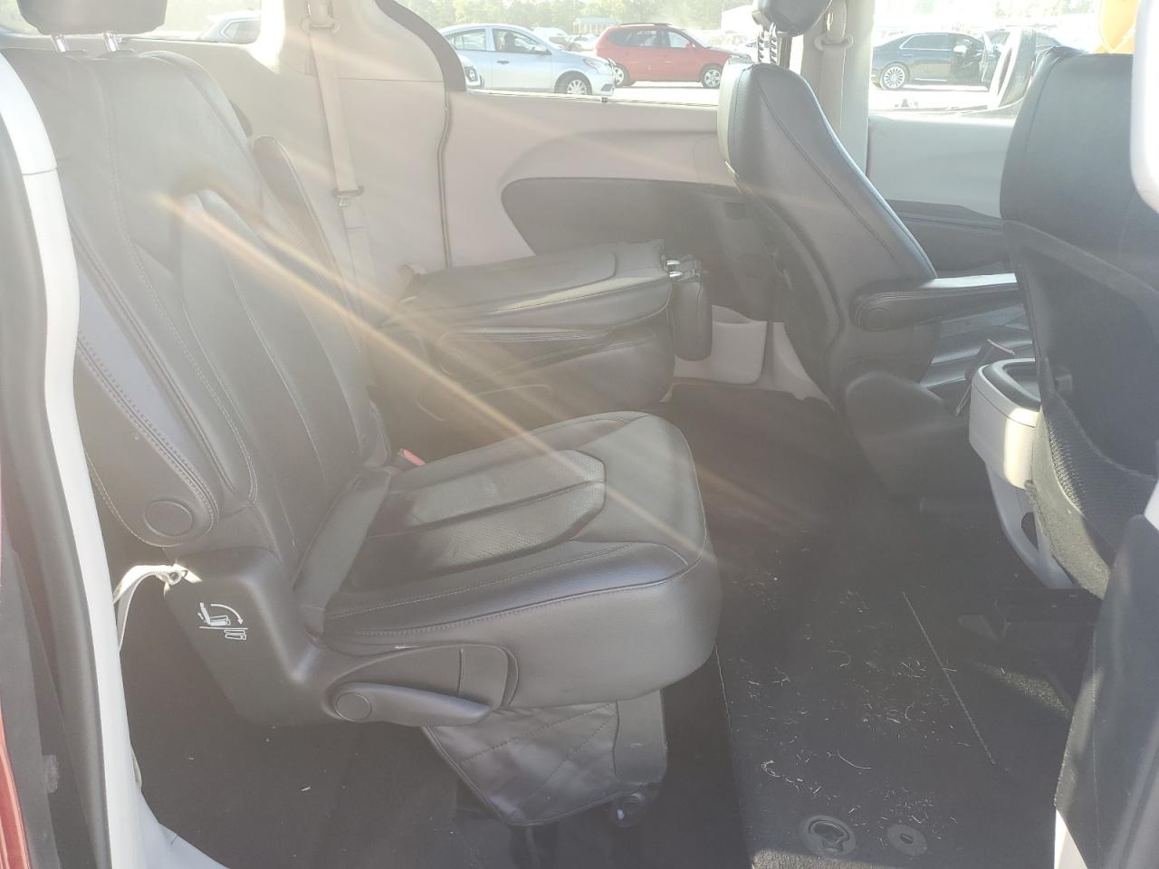 2019 Chrysler Pacifica Touring L VIN: 2C4RC1BG1KR560942 Lot: 82007025