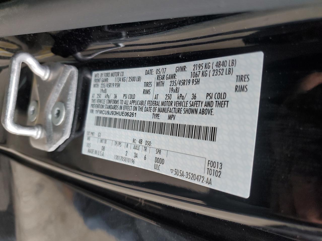 2017 Ford Escape Titanium VIN: 1FMCU9J93HUE06261 Lot: 90073155