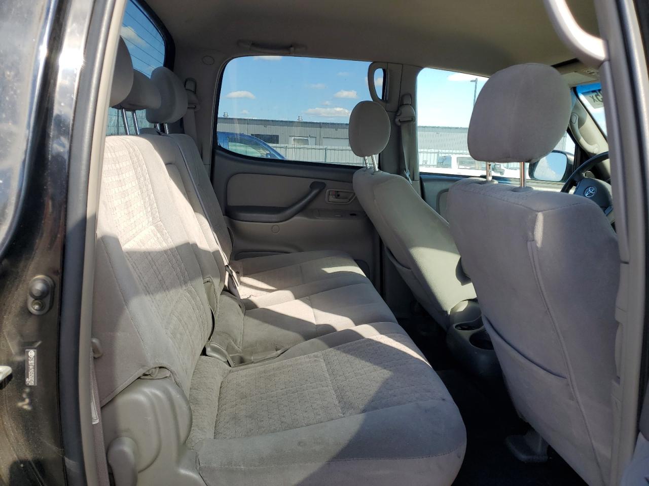 2005 Toyota Tundra Double Cab Sr5 VIN: 5TBDT44145S500310 Lot: 81974295