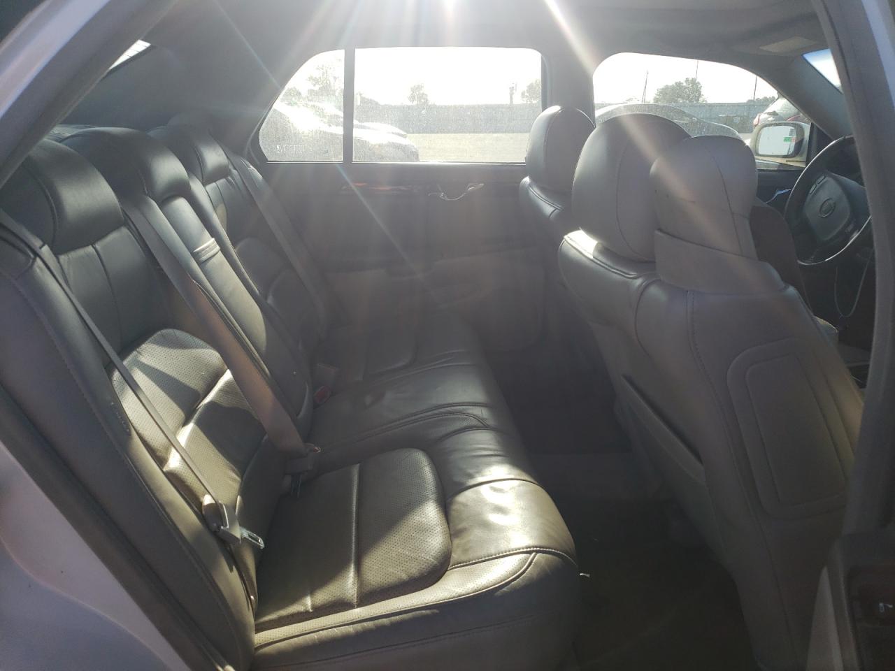 2002 Cadillac Deville Dts VIN: 1G6KF57912U133664 Lot: 81894385