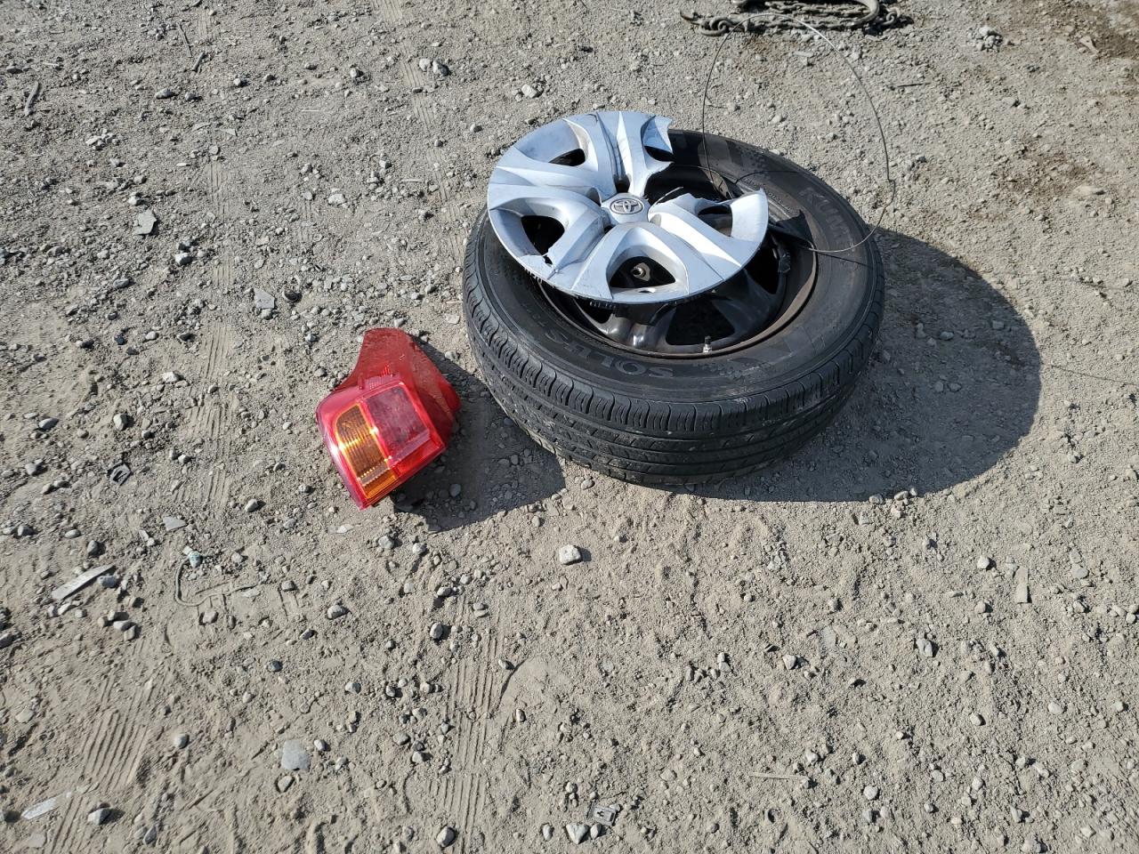 2014 Toyota Rav4 Le VIN: JTMZFREVXEJ000586 Lot: 82293905