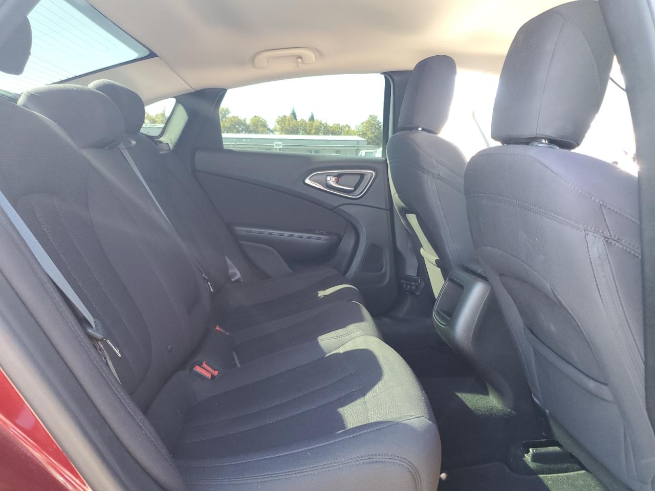 2015 Chrysler 200 Limited VIN: 1C3CCCAB7FN627333 Lot: 85596695