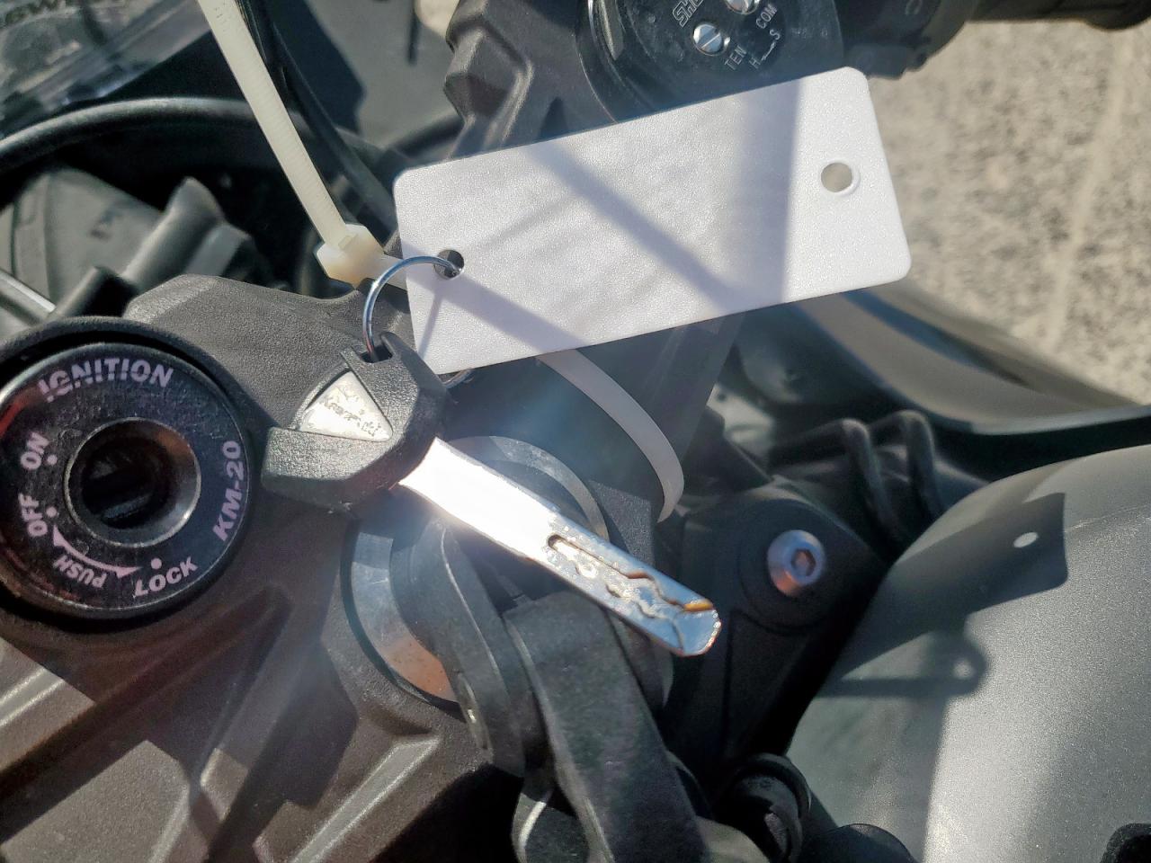 2025 Kawasaki Zx636 K VIN: JKBZXJJ18SA017633 Lot: 90510495