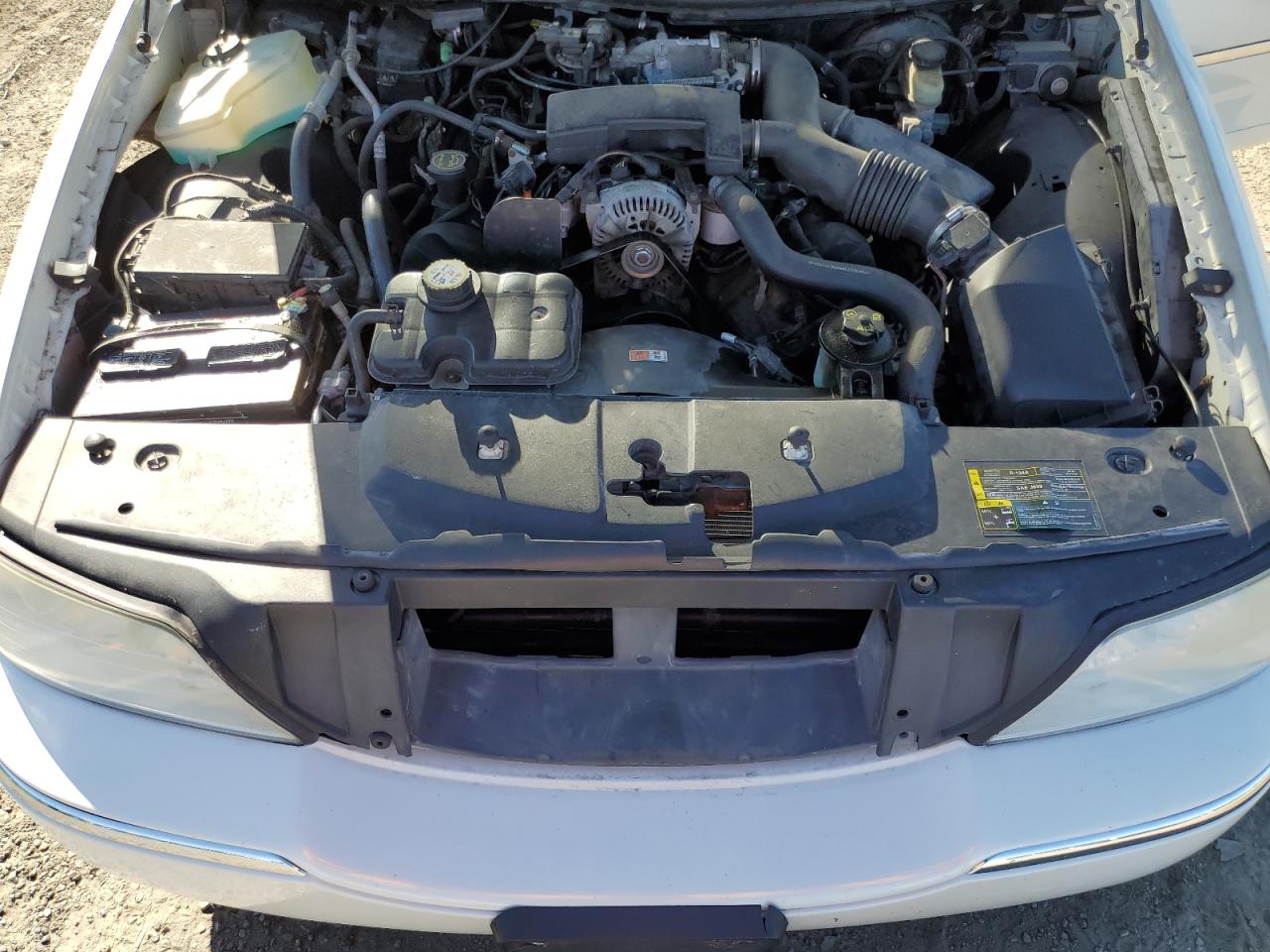 2004 Lincoln Town Car Ultimate VIN: 1LNHM83WX4Y668977 Lot: 85129955