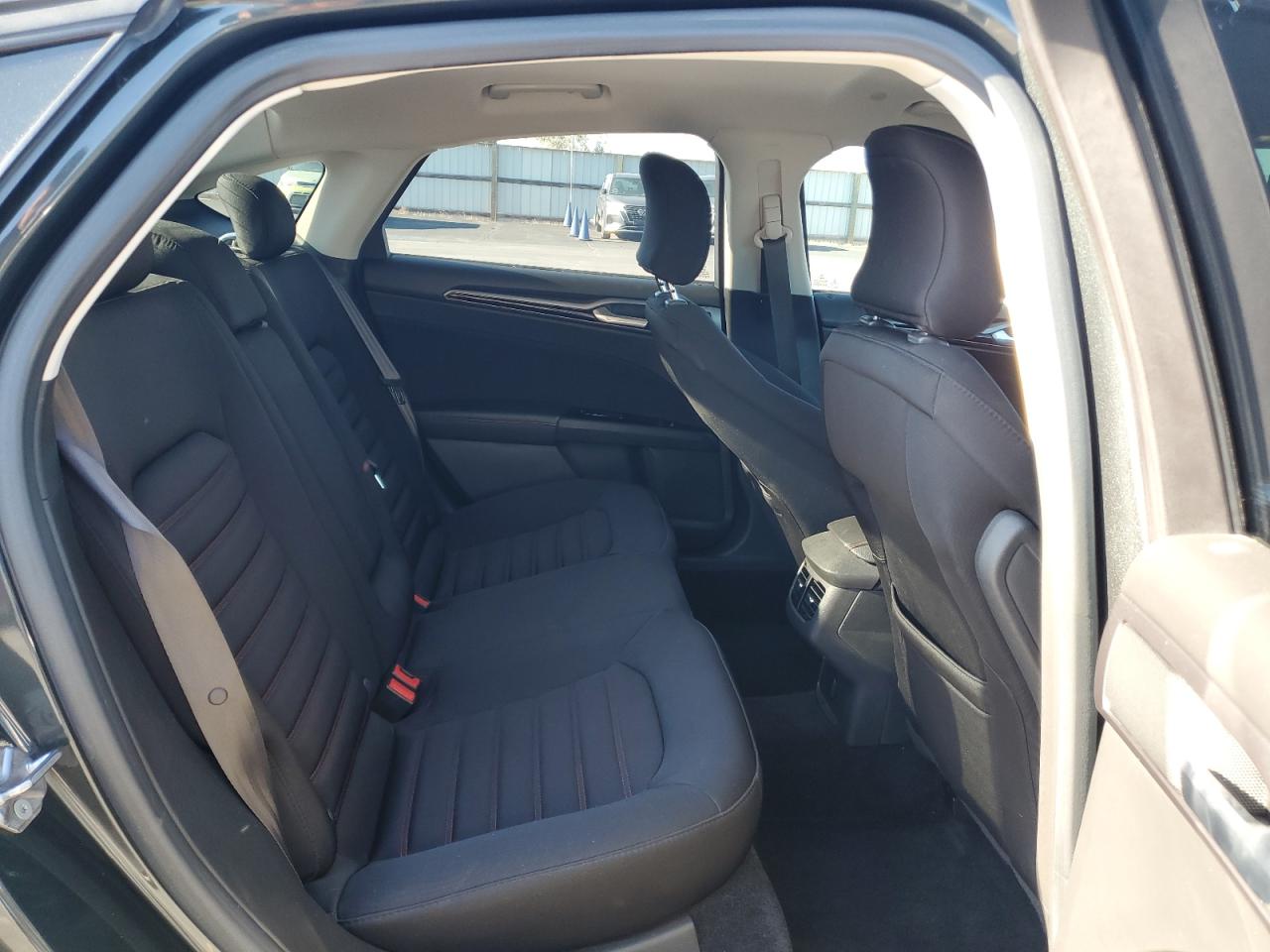 2015 Ford Fusion Se Hybrid VIN: 3FA6P0LU8FR236687 Lot: 82009085