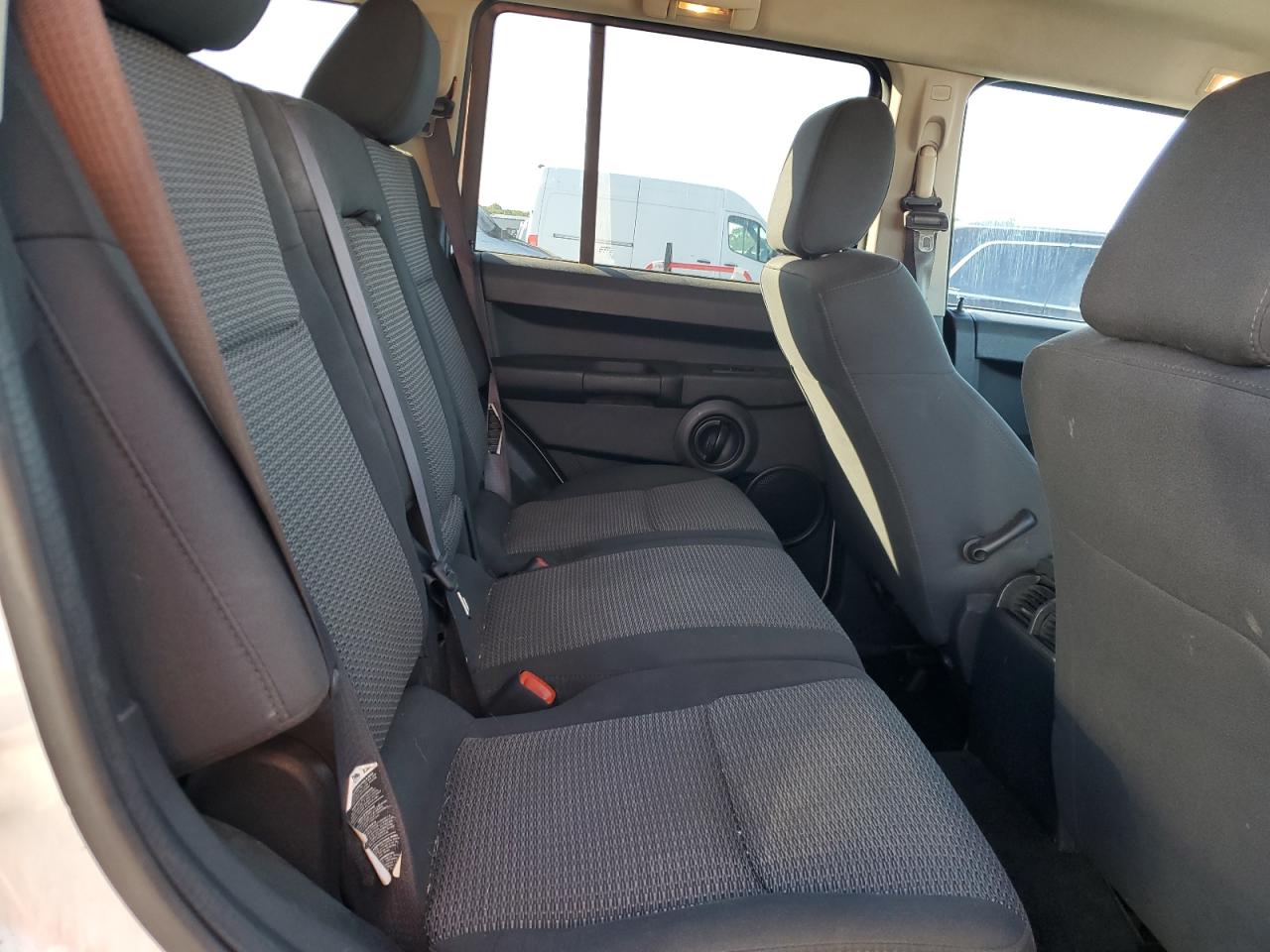 2008 Jeep Commander Sport VIN: 1J8HG48K58C194930 Lot: 84566075