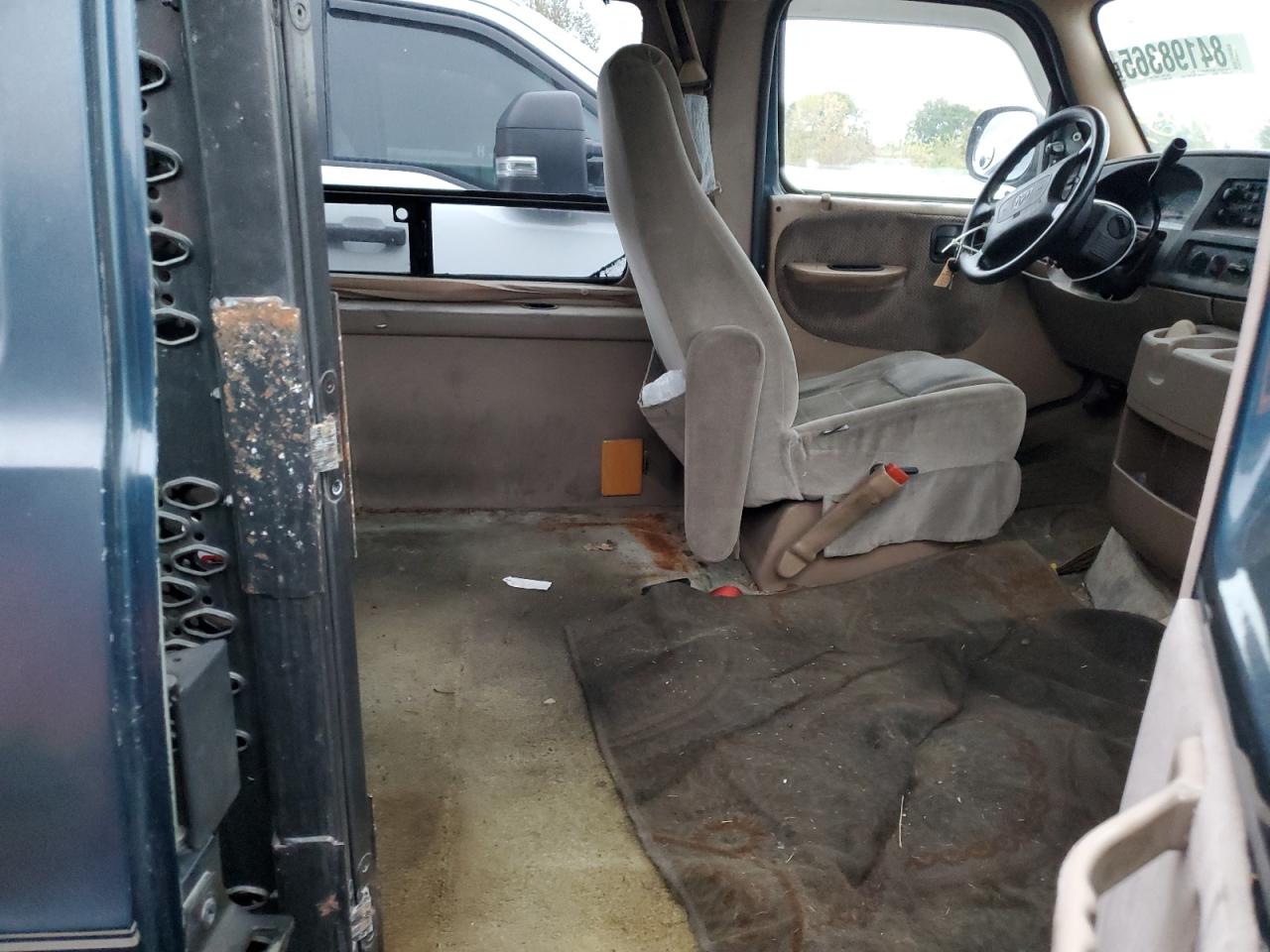 1999 Dodge Ram Van B1500 VIN: 2B6HB11X8XK549733 Lot: 84198365