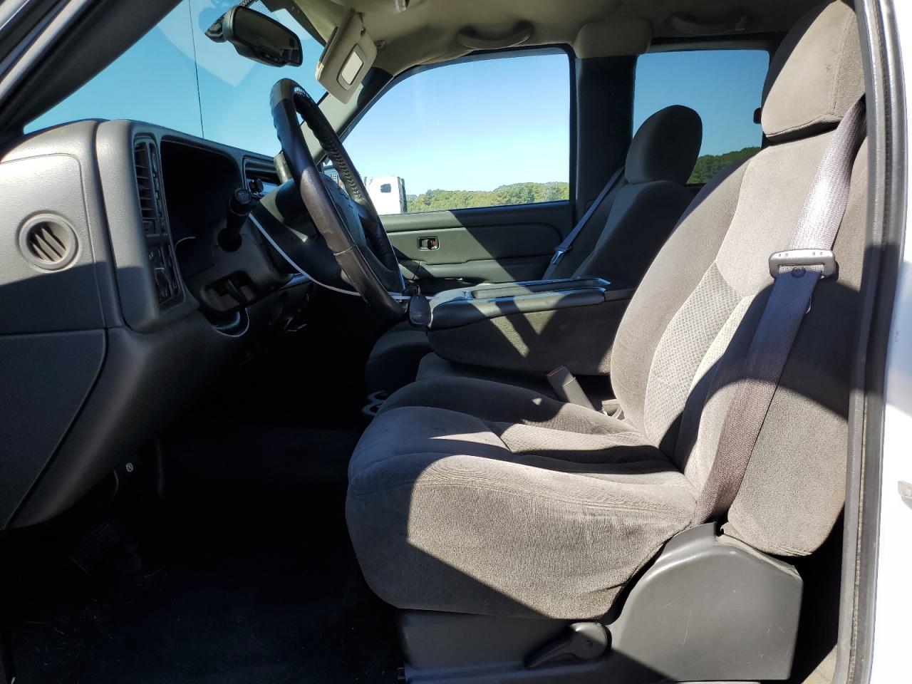 2005 Chevrolet Silverado K1500 VIN: 2GCEK19B351301206 Lot: 82200535