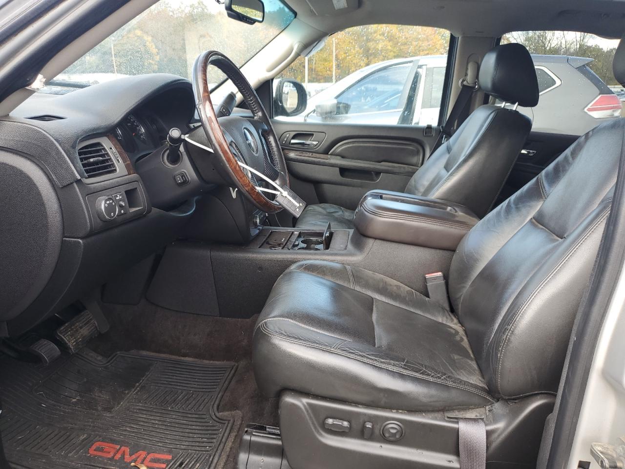 2011 GMC Yukon Denali VIN: 1GKS2EEF7BR136173 Lot: 82519365